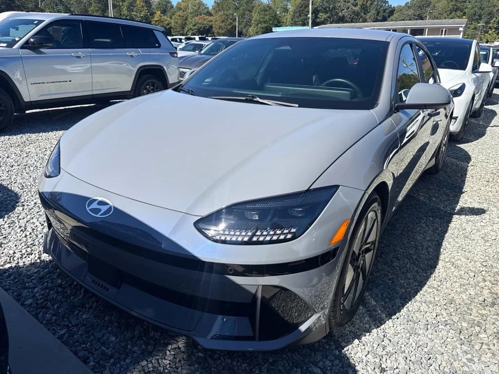 2024 Hyundai IONIQ 6 SE — photo 1 of 4