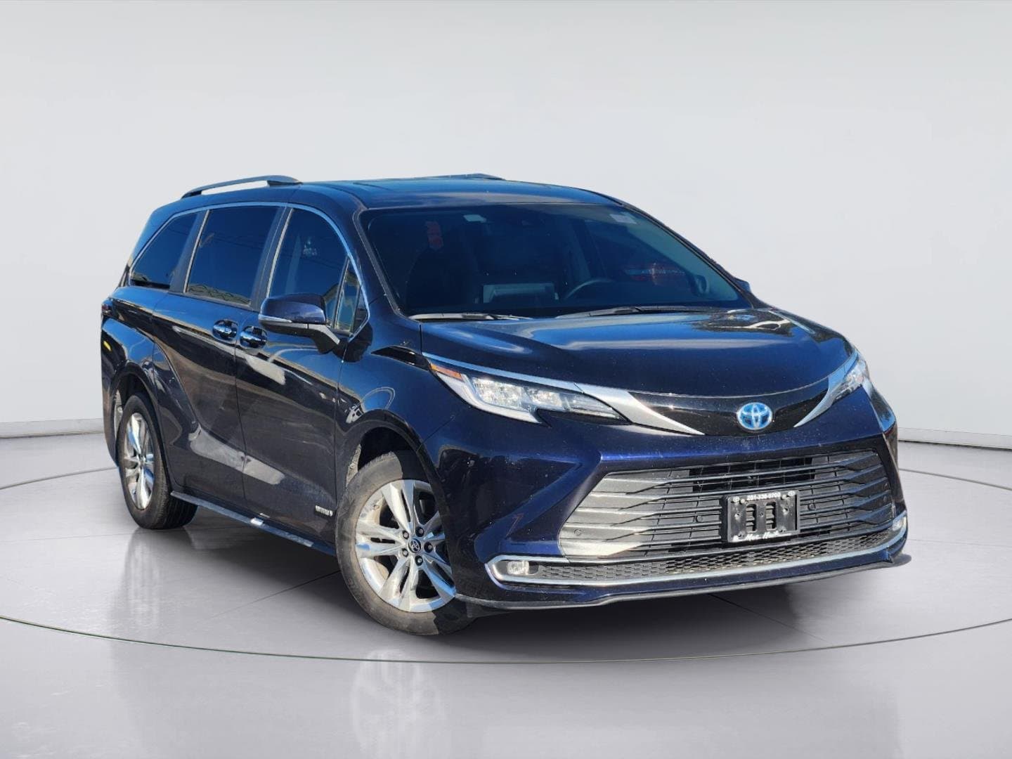 2021 Toyota Sienna Limited — photo 1 of 30