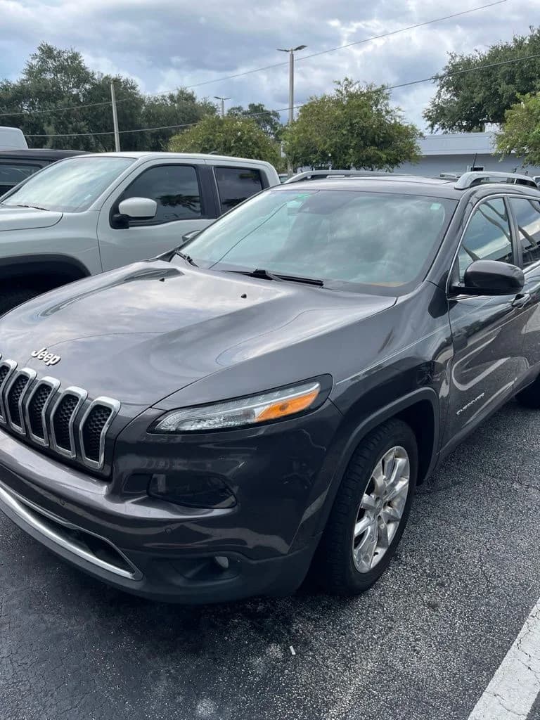 2016 Jeep Cherokee Limited — photo 1 of 3