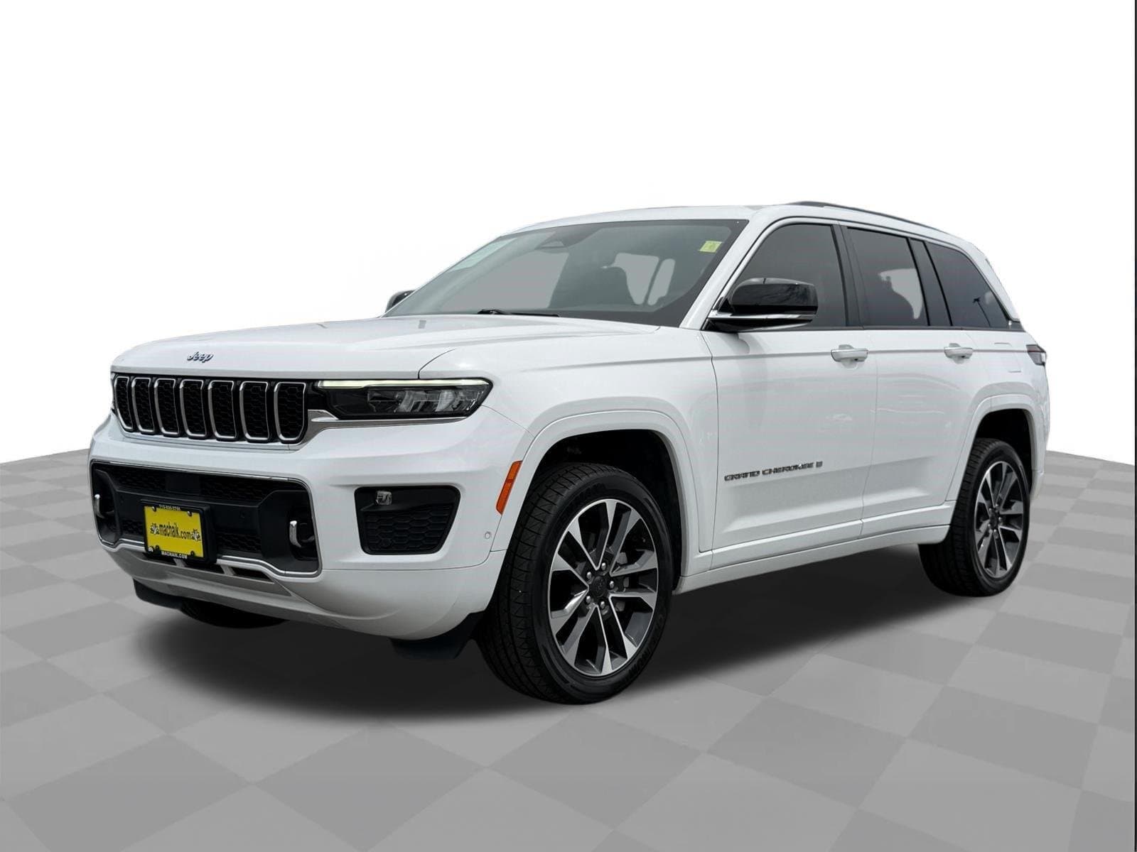 2023 Jeep Grand Cherokee Overland — photo 1 of 31