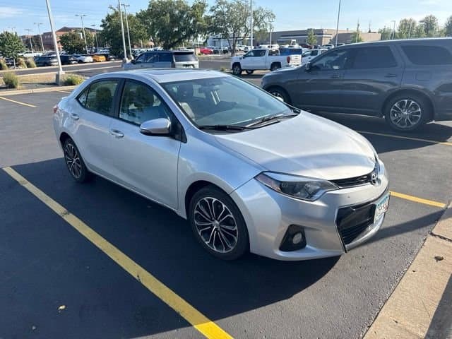 2016 Toyota Corolla Base — photo 1 of 5