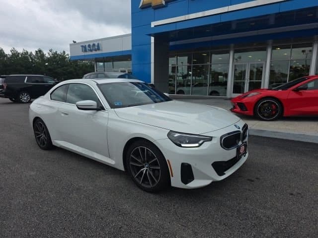 2022 BMW 2 Series 230i — photo 1 of 11