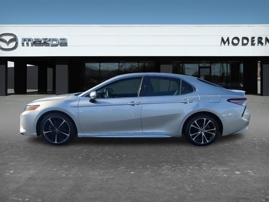 2018 Toyota Camry XSE — photo 1 of 38