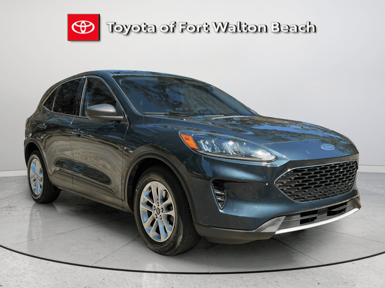 2022 Ford Escape SE — photo 1 of 25