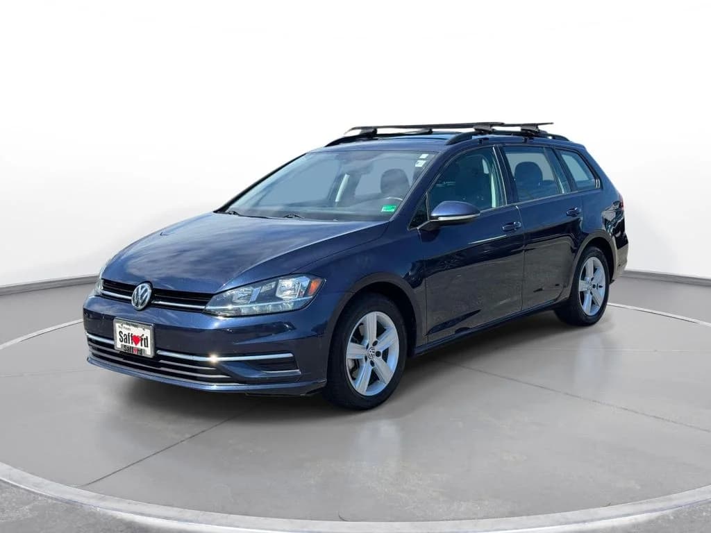 2018 Volkswagen Golf SportWagen SE — photo 1 of 30