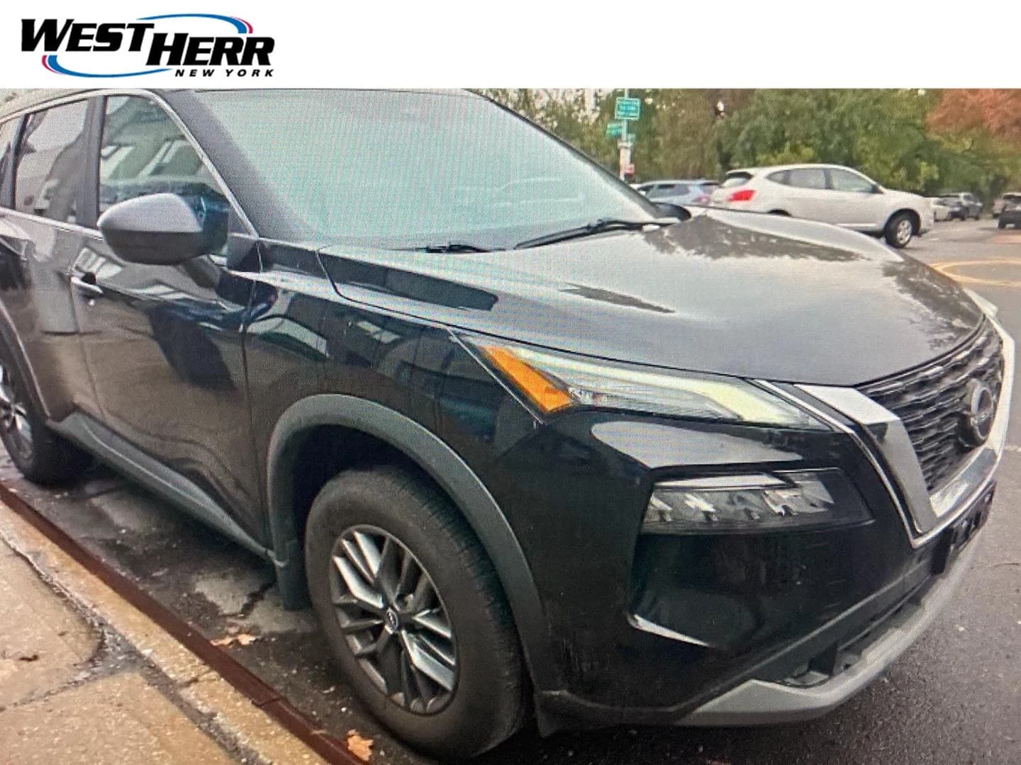 2023 Nissan Rogue S — photo 1 of 10