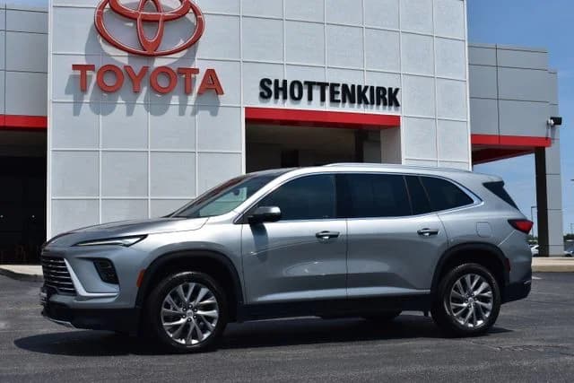 2025 Buick Enclave Preferred — photo 1 of 40