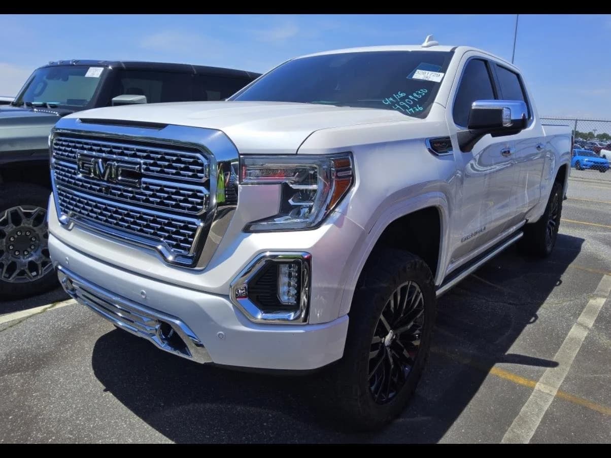 2019 GMC Sierra 1500 Denali — photo 1 of 12