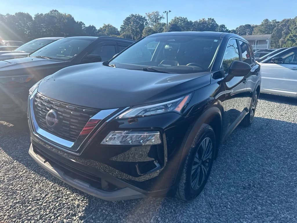 2023 Nissan Rogue SV — photo 1 of 4
