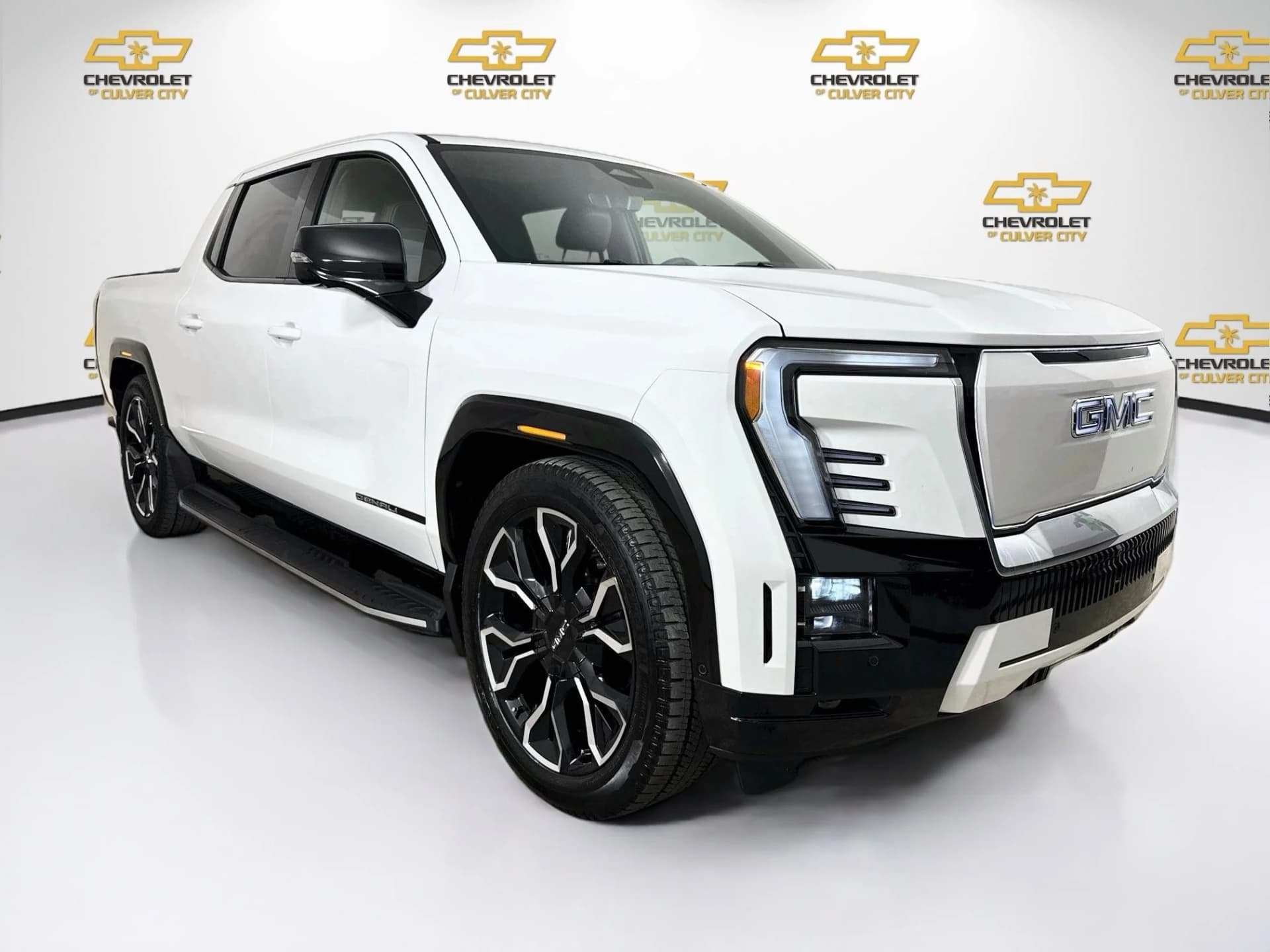 2025 GMC Sierra EV Max Range Denali — photo 1 of 36