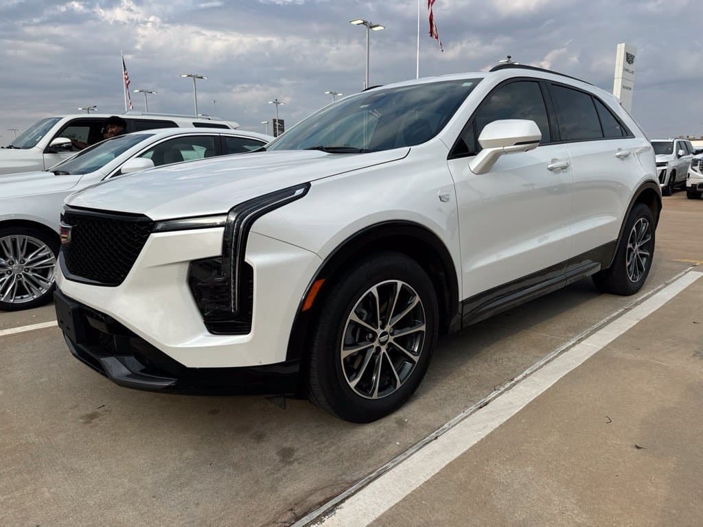 2025 Cadillac XT4 FWD Sport — photo 1 of 13