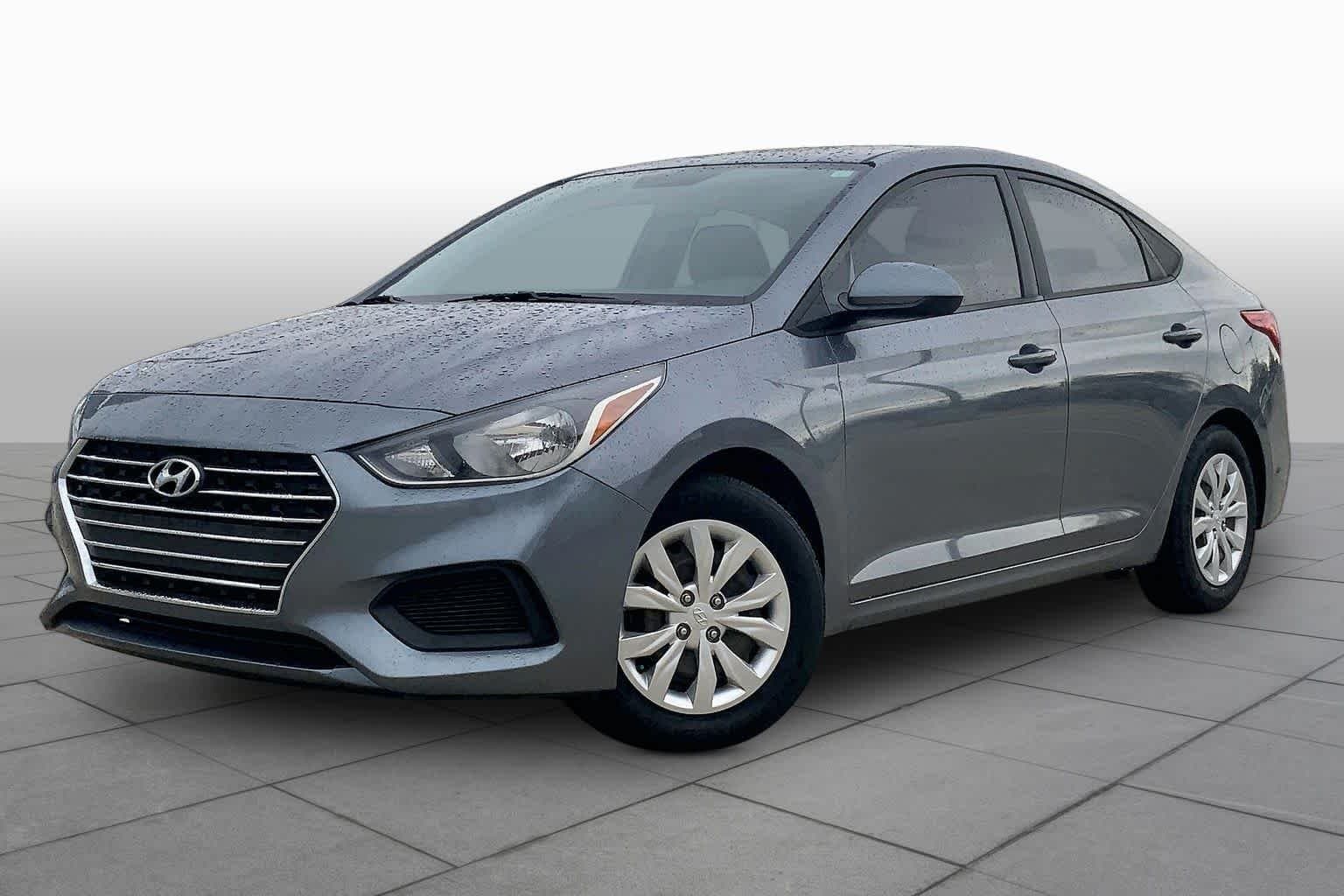 2020 Hyundai Accent SE — photo 1 of 33