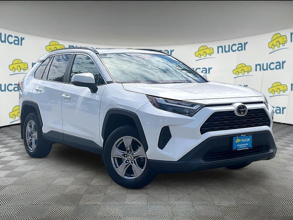 2022 Toyota RAV4 XLE — photo 1 of 34