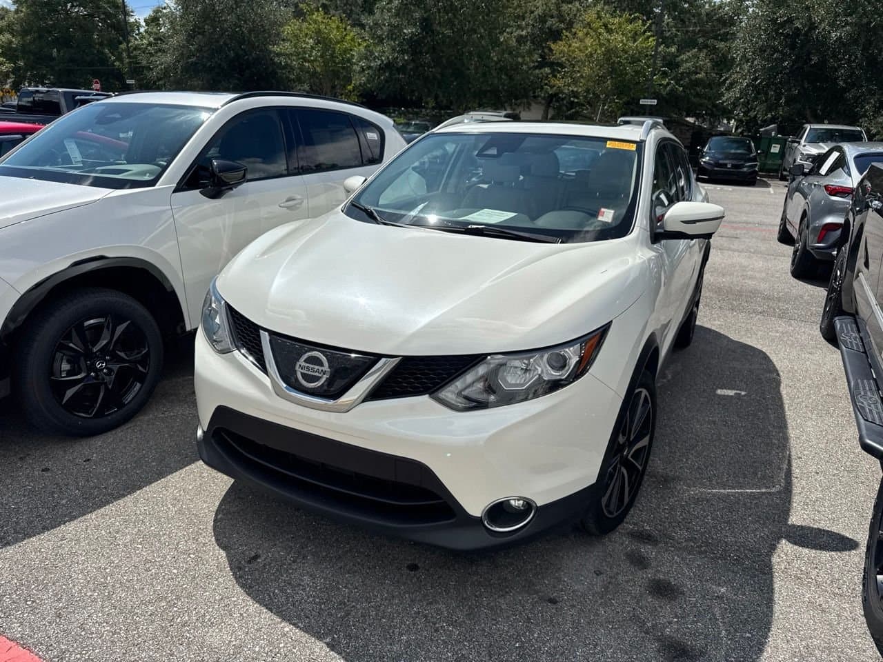 2018 Nissan Rogue Sport SL — photo 1 of 8