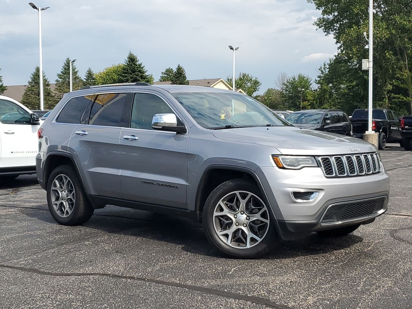 2021 Jeep Grand Cherokee Limited — photo 1 of 23