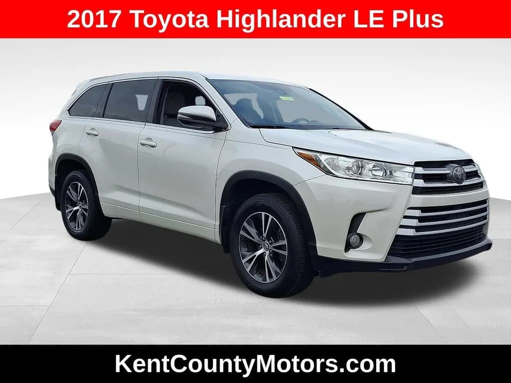 2017 Toyota Highlander LE — photo 1 of 31