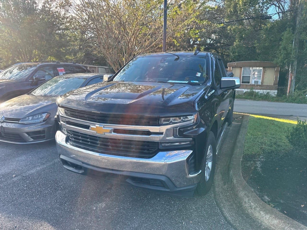 2019 Chevrolet Silverado 1500 LT — photo 1 of 8