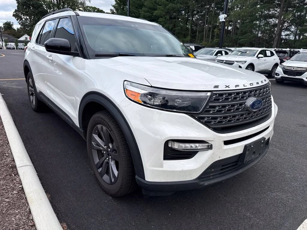 2022 Ford Explorer XLT — photo 1 of 10