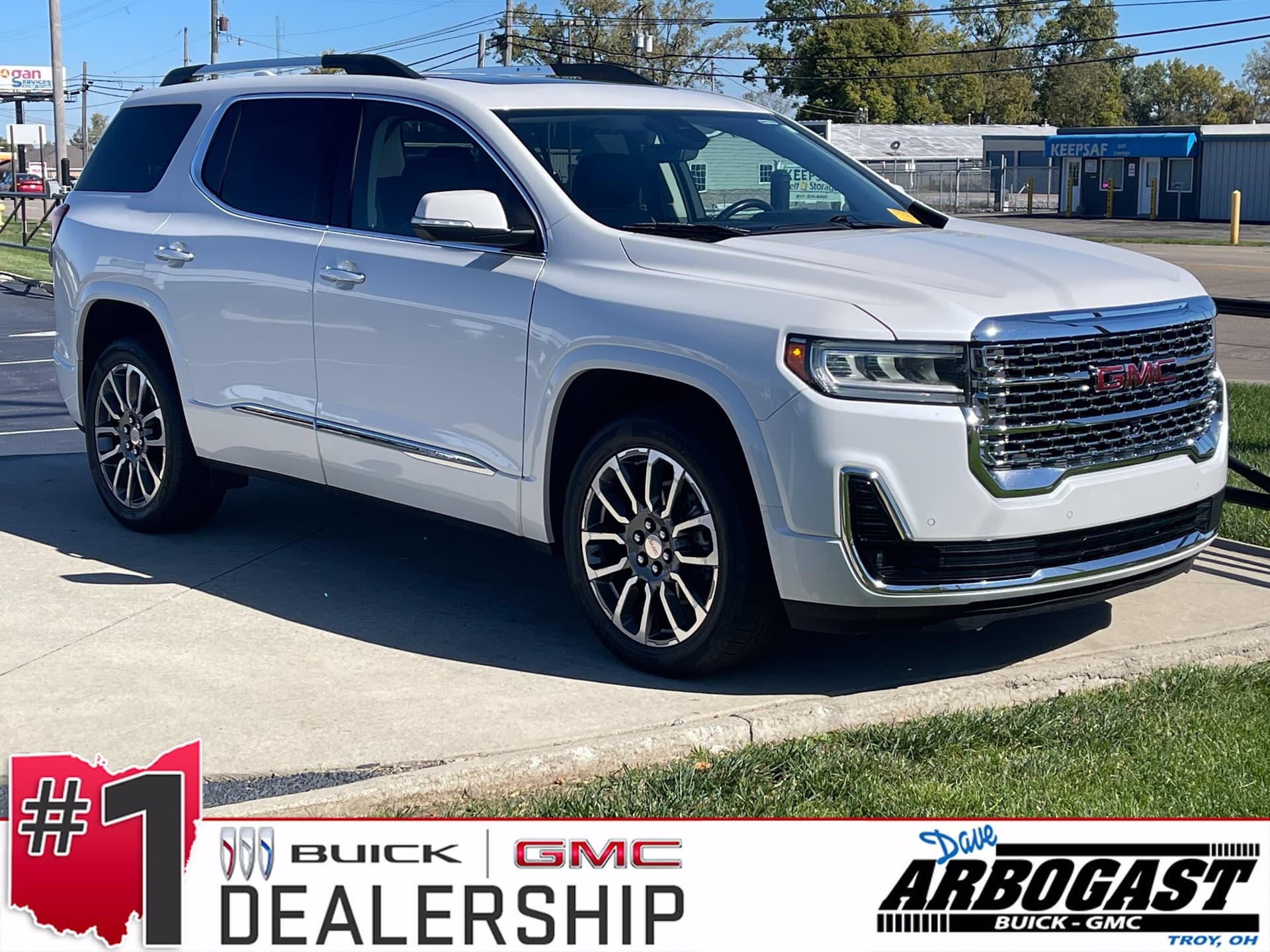 2022 GMC Acadia Denali — photo 1 of 16