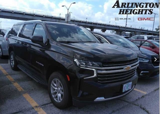 2024 Chevrolet Suburban LT — photo 1 of 6