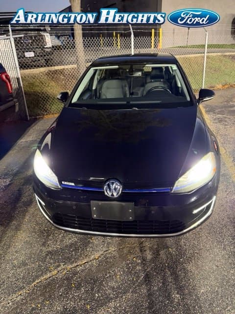2016 Volkswagen e-Golf SEL Premium — photo 1 of 3