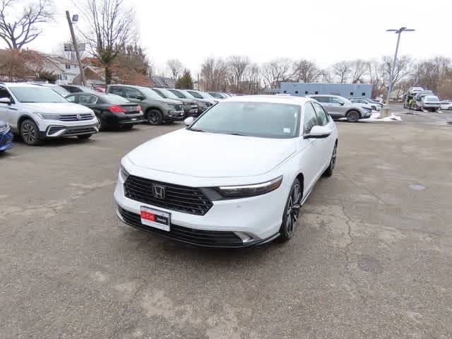 2026 Honda Accord Hybrid Touring — photo 1 of 33