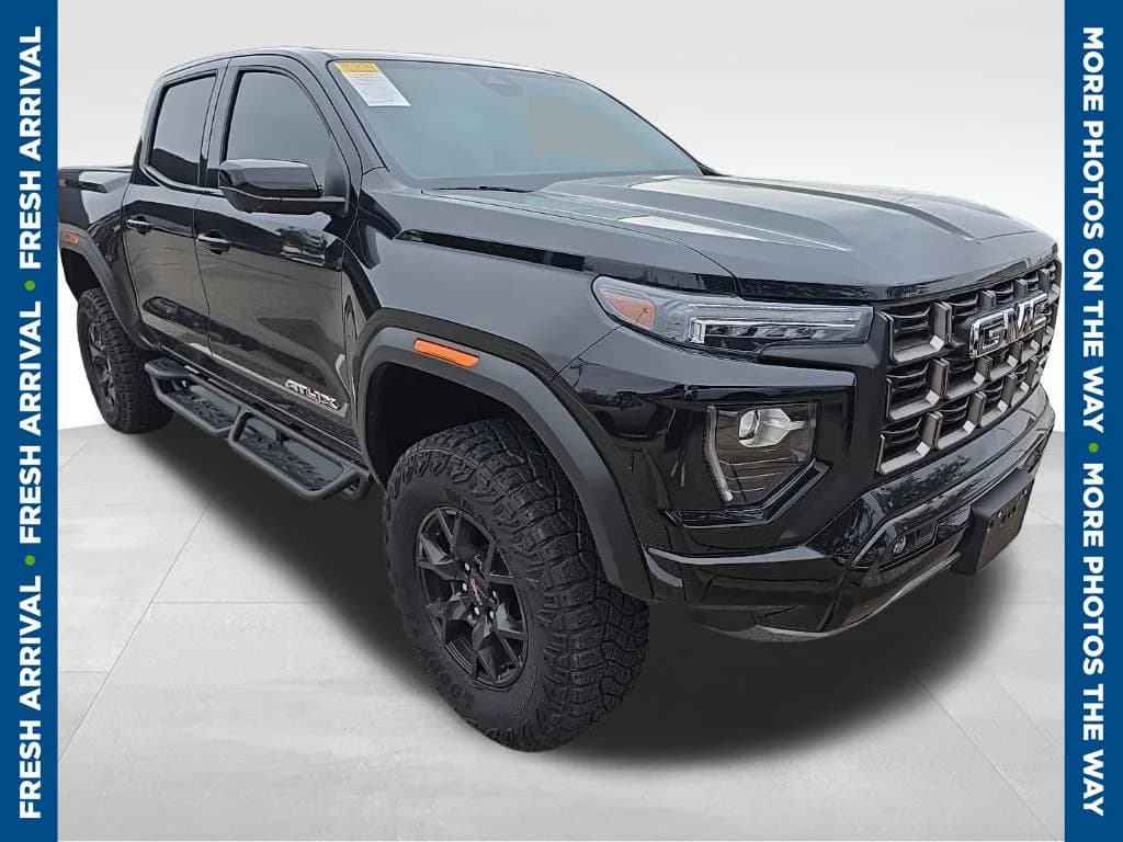 2024 GMC Canyon Base — photo 1 of 10