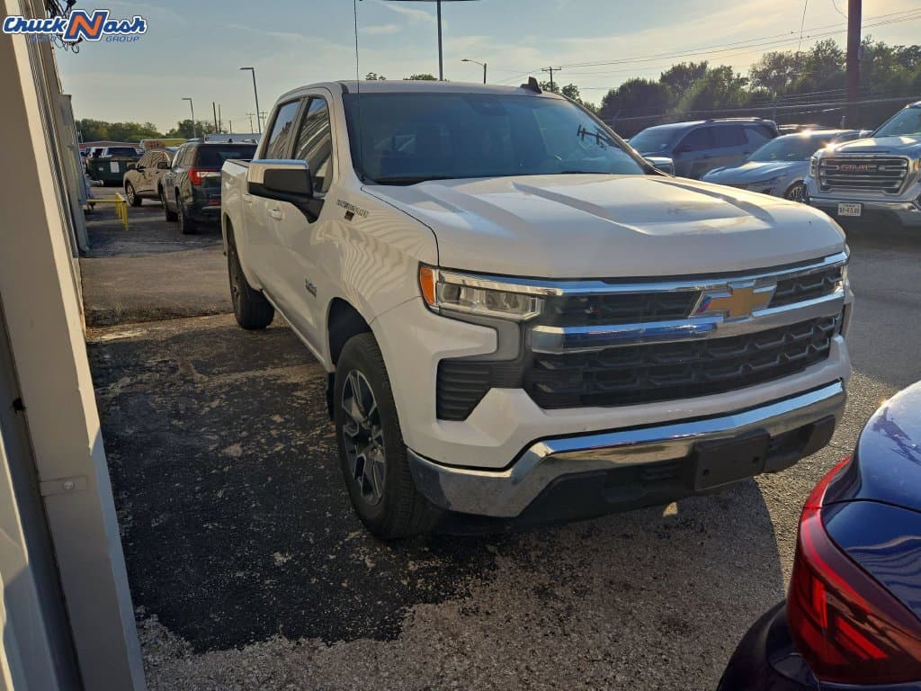 2024 Chevrolet Silverado 1500 LT — photo 1 of 10