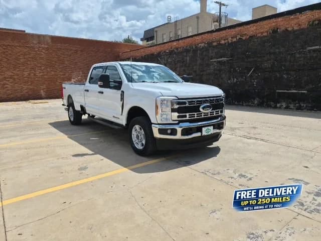 2025 Ford Super Duty F-350 SRW XLT — photo 1 of 32