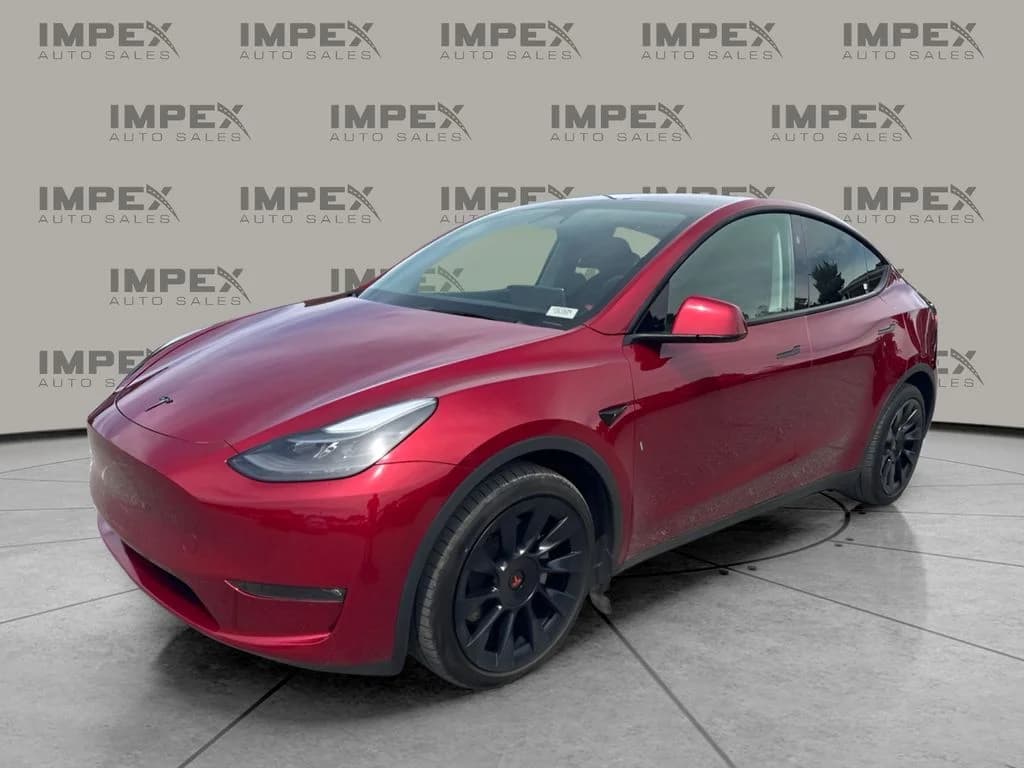 2024 Tesla Model Y Long Range — photo 1 of 27