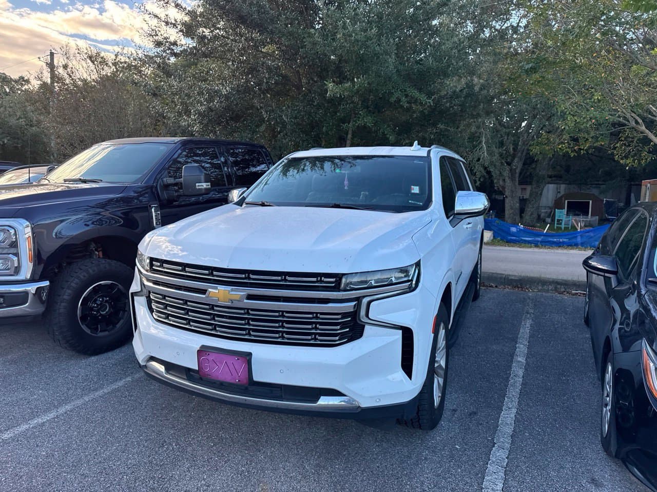 2022 Chevrolet Suburban Premier — photo 1 of 7