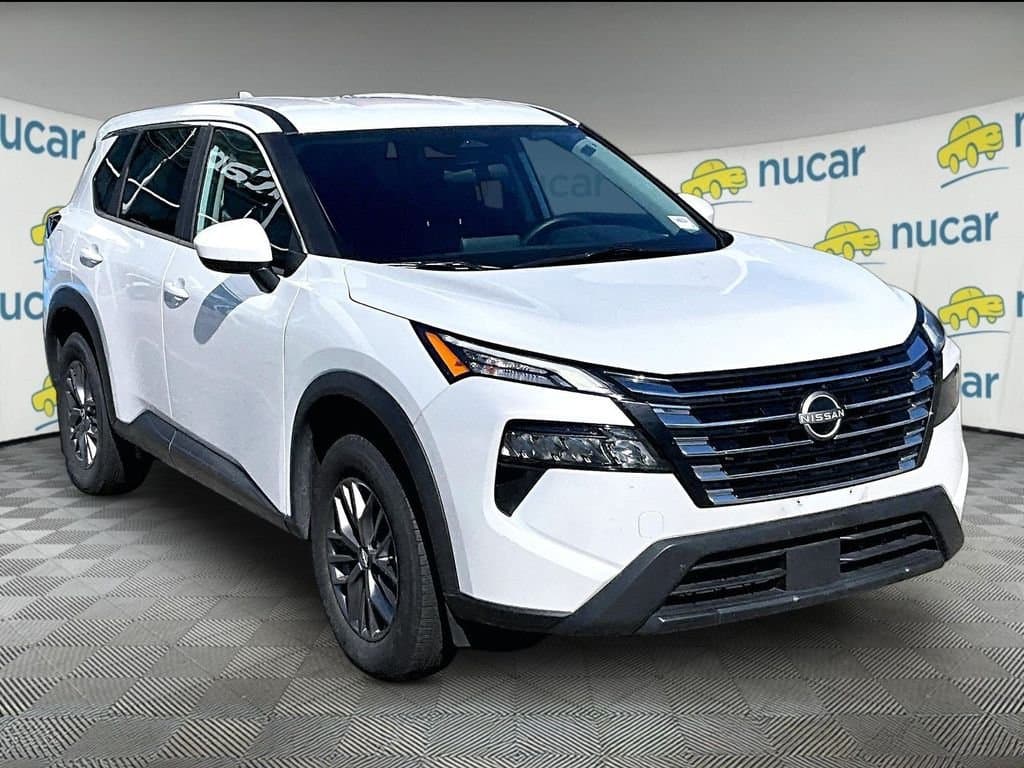 2026 Nissan Rogue SV — photo 1 of 3