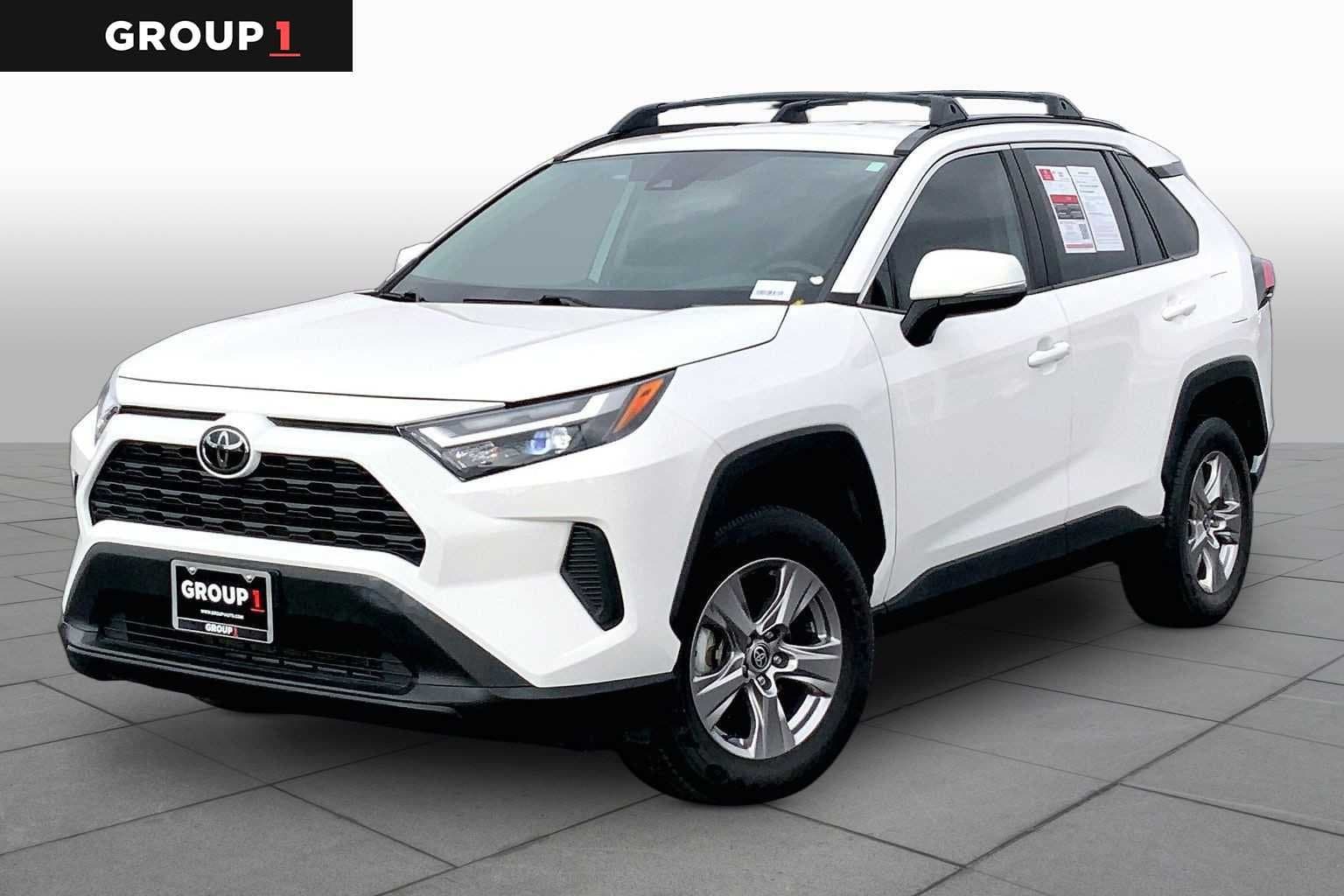 2023 Toyota RAV4 XLE — photo 1 of 37