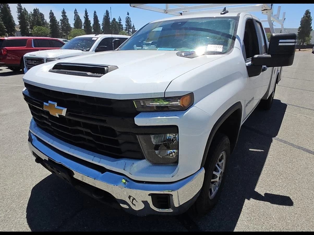2024 Chevrolet Silverado 2500 HD WT — photo 1 of 9
