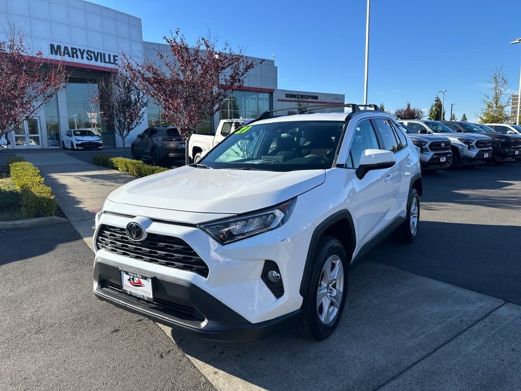 2021 Toyota RAV4 XLE — photo 1 of 28