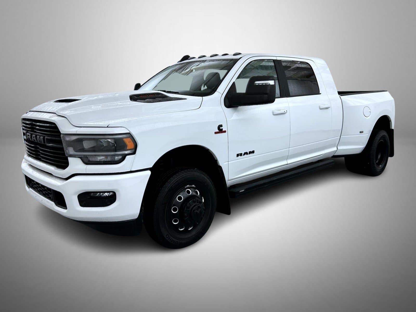 2024 RAM 3500 Laramie — photo 1 of 26