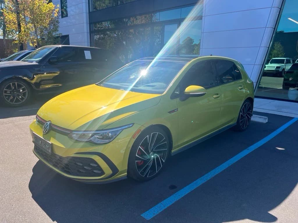 2022 Volkswagen Golf GTI Autobahn — photo 1 of 10