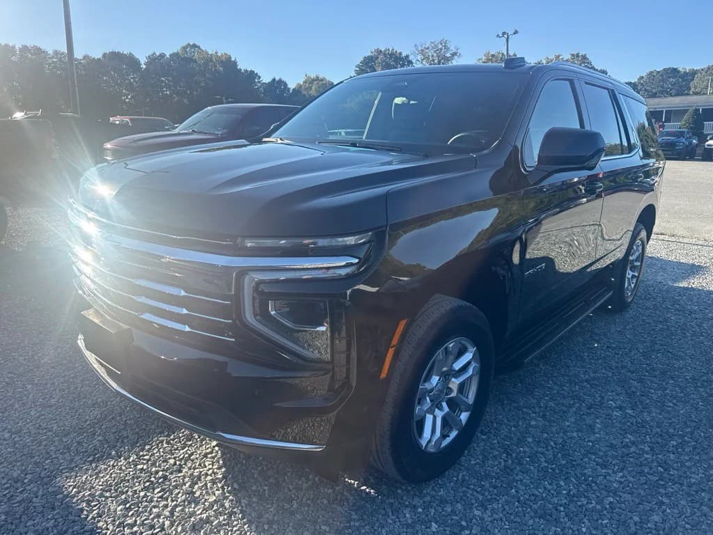 2025 Chevrolet Tahoe LT — photo 1 of 5