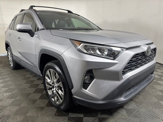 2019 Toyota RAV4 XLE Premium — photo 1 of 22
