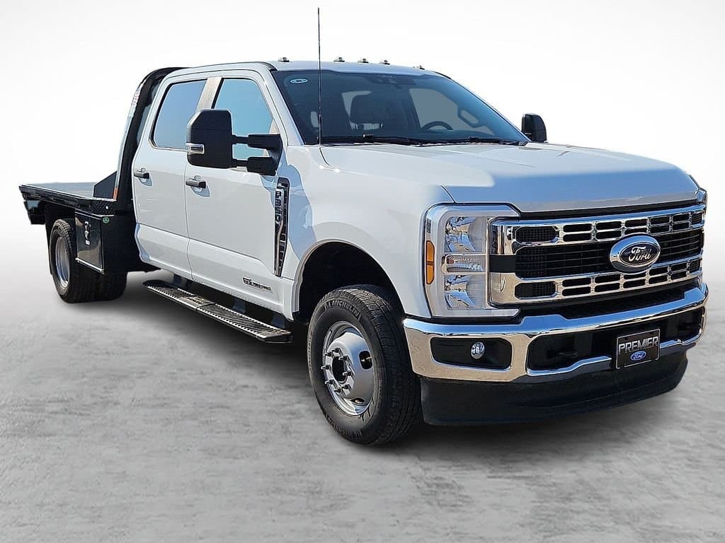 2025 Ford F-350 Chassis Cab XL — photo 1 of 25