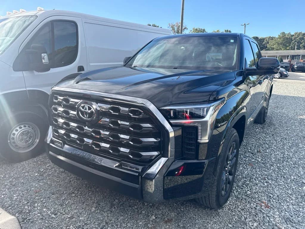 2023 Toyota Tundra 2WD Platinum — photo 1 of 5
