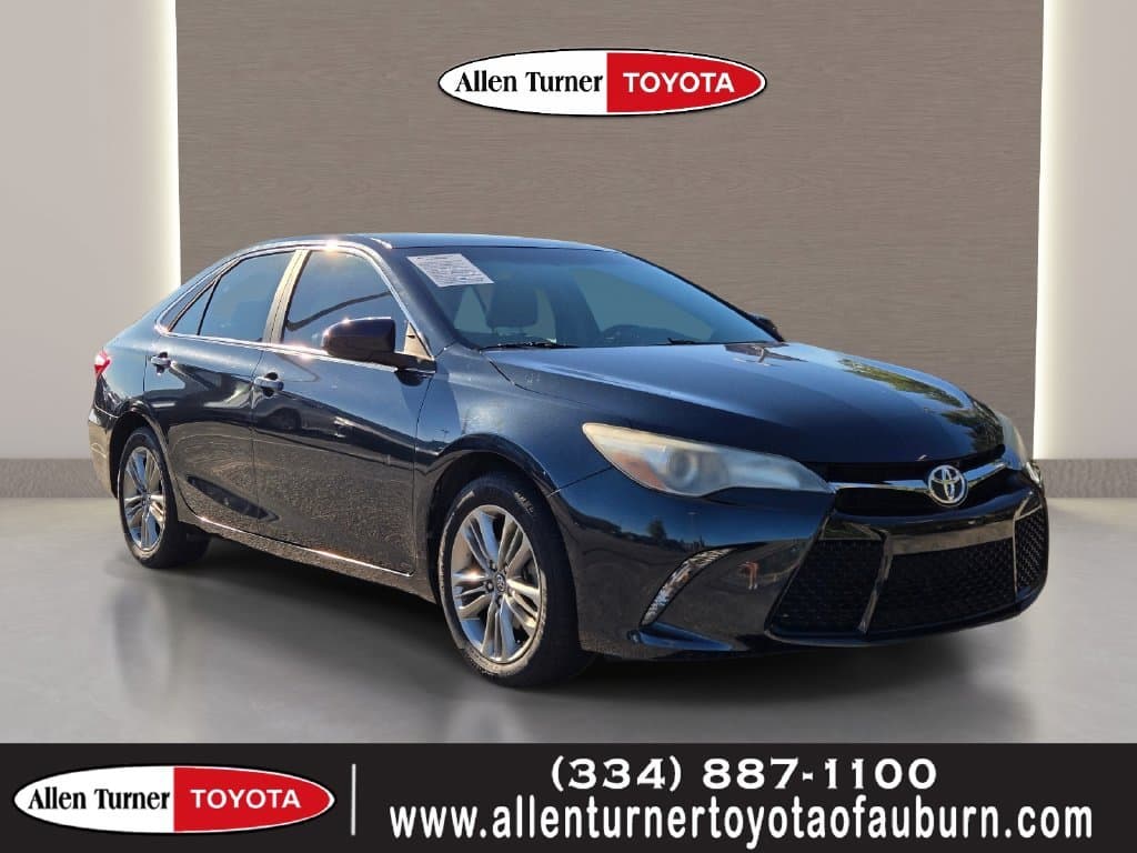 2017 Toyota Camry SE — photo 1 of 25