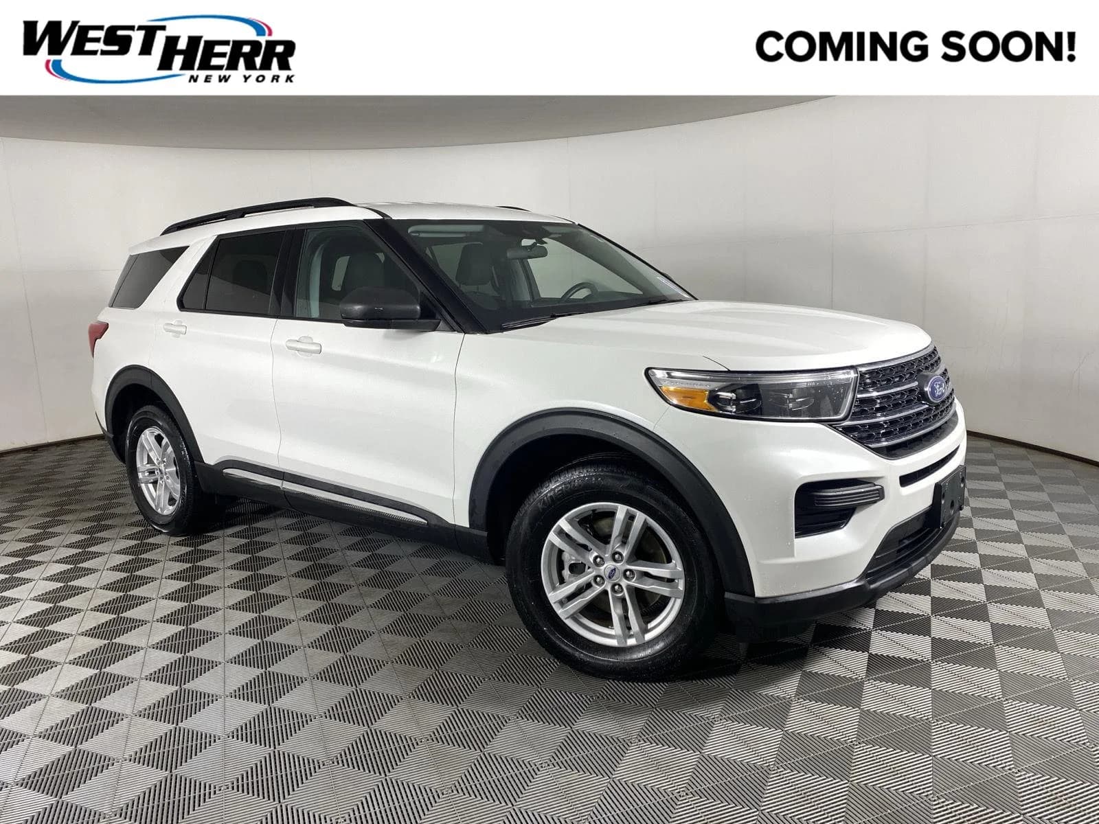 2024 Ford Explorer XLT — photo 1 of 27