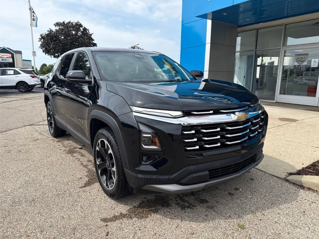 2025 Chevrolet Equinox AWD LT — photo 1 of 22