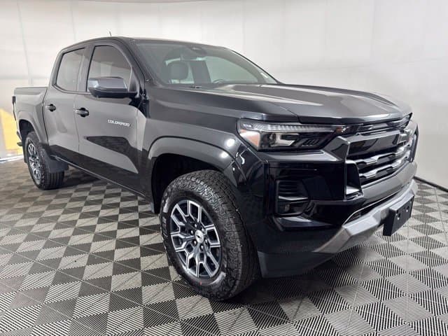 2025 Chevrolet Colorado Base — photo 1 of 22