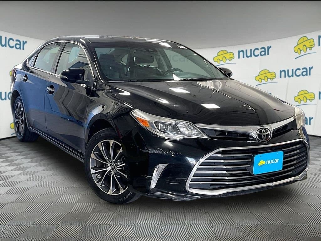 2018 Toyota Avalon XLE — photo 1 of 35