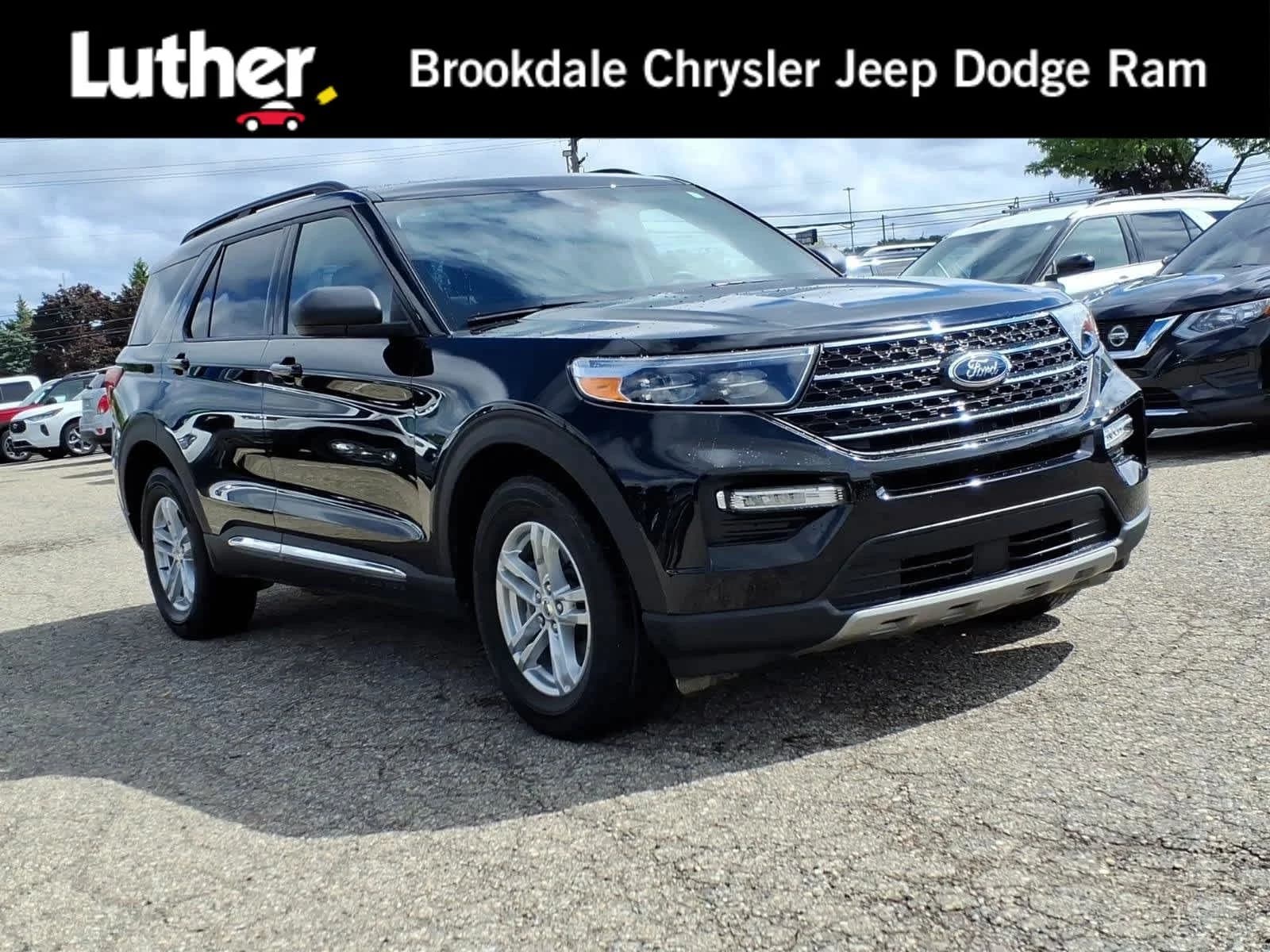 2023 Ford Explorer XLT — photo 1 of 13