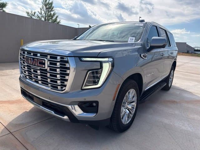 2025 GMC Yukon Denali — photo 1 of 12