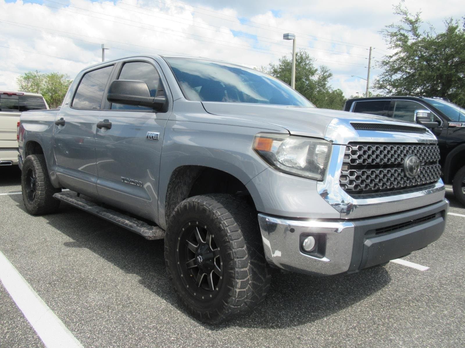 2021 Toyota Tundra 4WD SR5 — photo 1 of 5