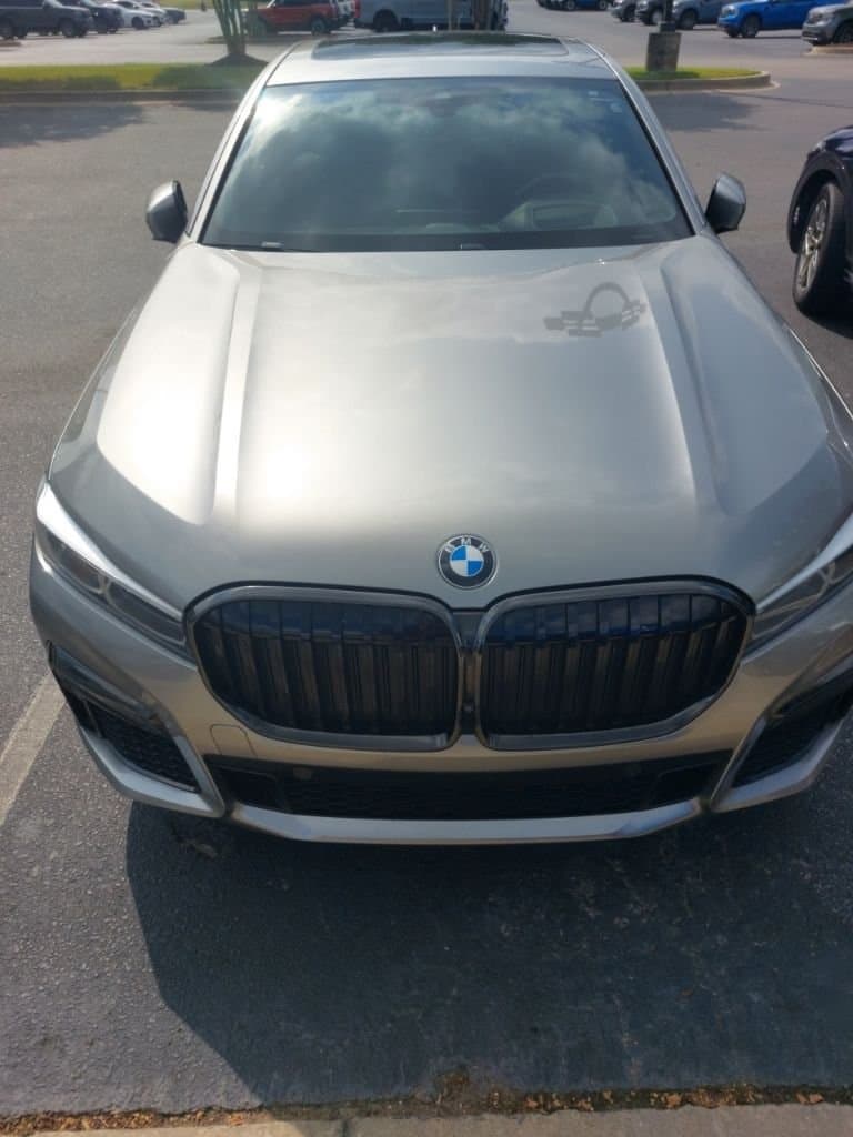 2022 BMW 7 Series 740i xDrive — photo 1 of 9